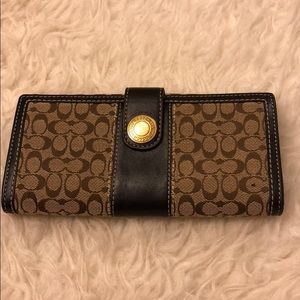 🔥Beautiful Coach wallet🔥